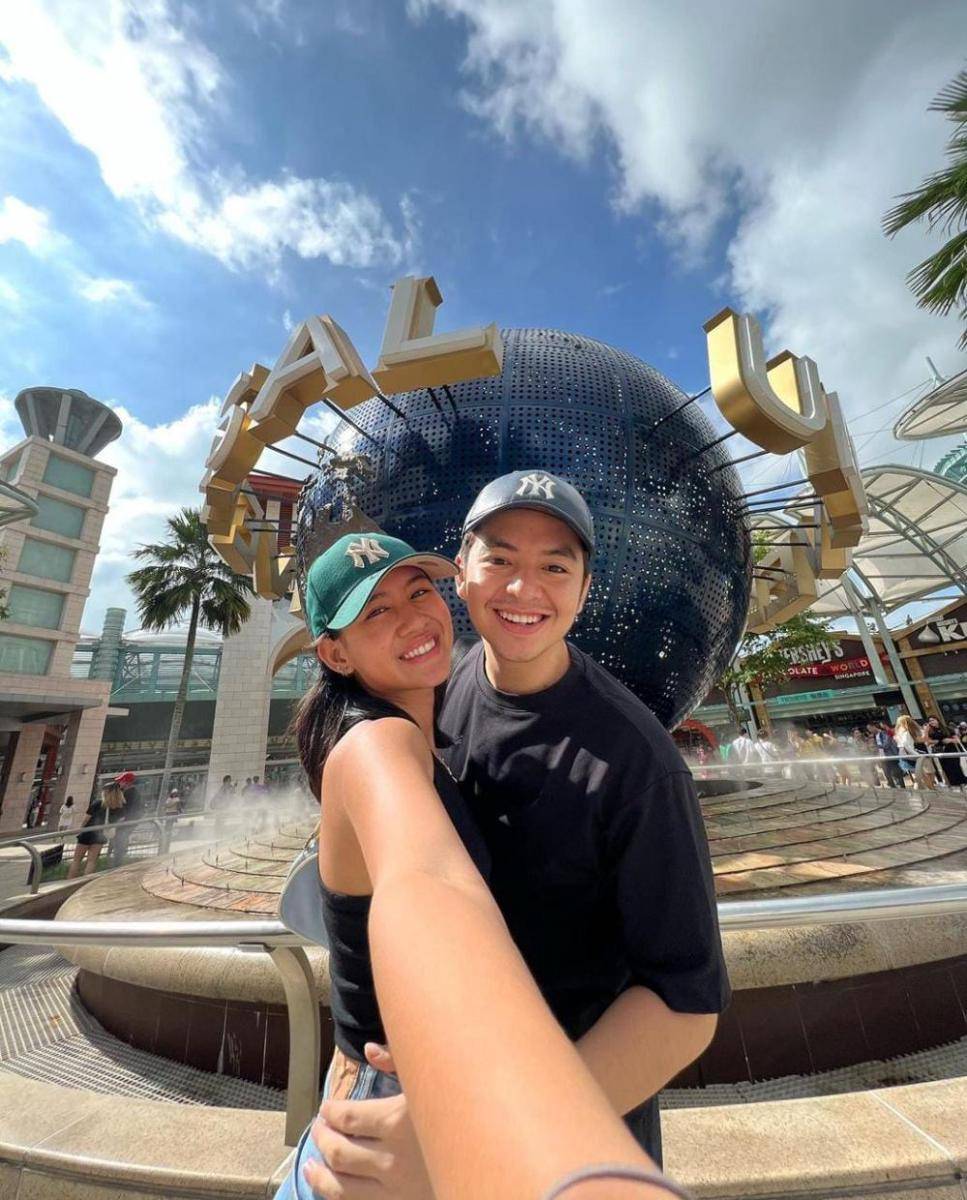 Potret Angga-Shenina di Universal Studio (instagram.com/shenacinnamon)