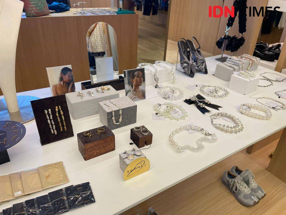 The New Lumine Ashta Pop-Up Store. (12/5/23) (IDNTimes/Dina Fadillah Salma)