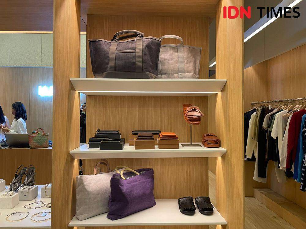 The New Lumine Ashta Pop-Up Store. (12/5/23) (IDNTimes/Dina Fadillah Salma)