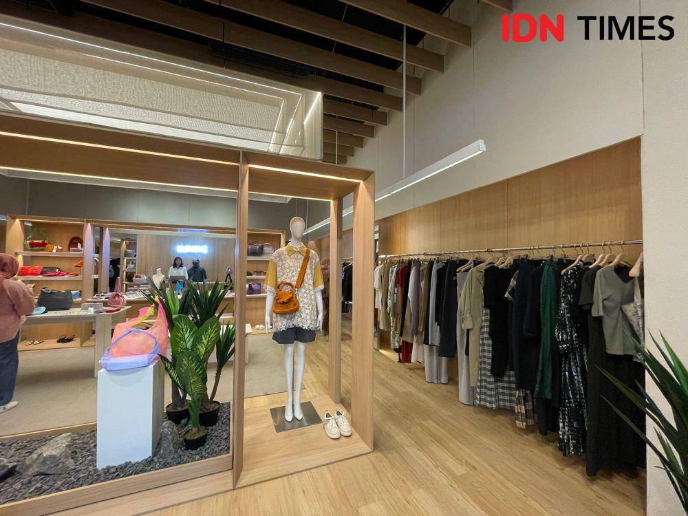 The New Lumine Ashta Pop-Up Store. (12/5/23) (IDNTimes/Dina Fadillah Salma)
