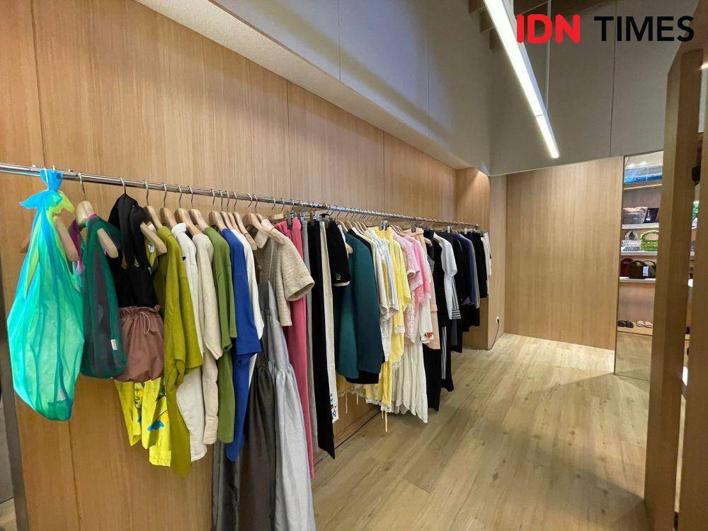 The New Lumine Ashta Pop-Up Store. (12/5/23) (IDNTimes/Dina Fadillah Salma)