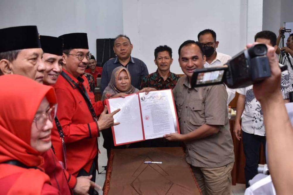 Daftarkan Bacaleg, PDIP Sulsel Target 15 Kursi DPRD Sulsel