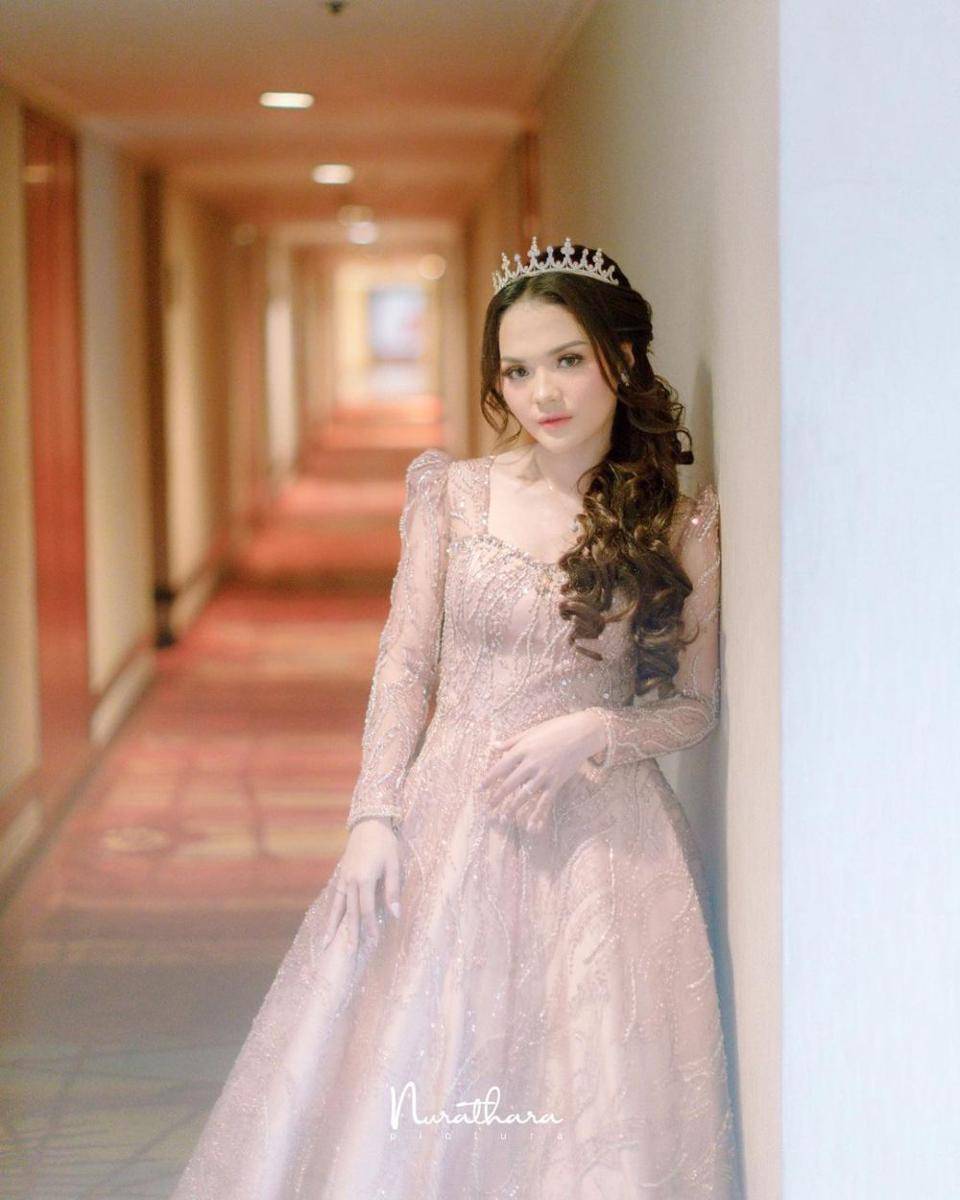Potret gaun pernikahan Anggita Oktaviani (instagram.com/anggitaoktavv)