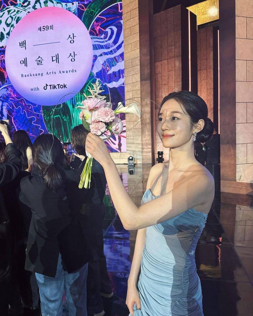 Potret Roh Yoon Seo di Baeksang Awards ke-59 (instagram.com/rohyoonseo)