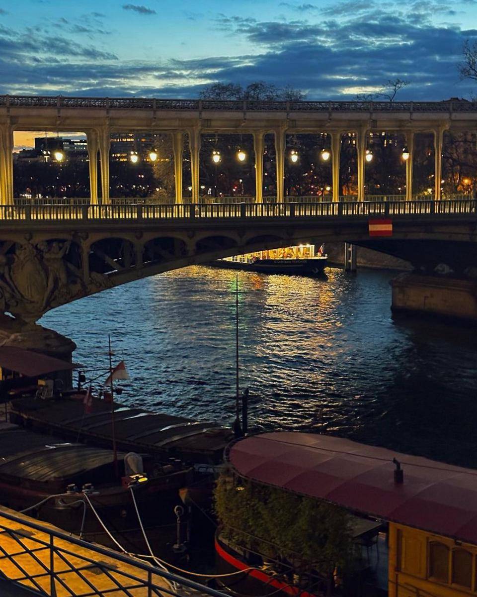 Potret keindahan Paris yang romantis (instagram.com/rohyoonseo)