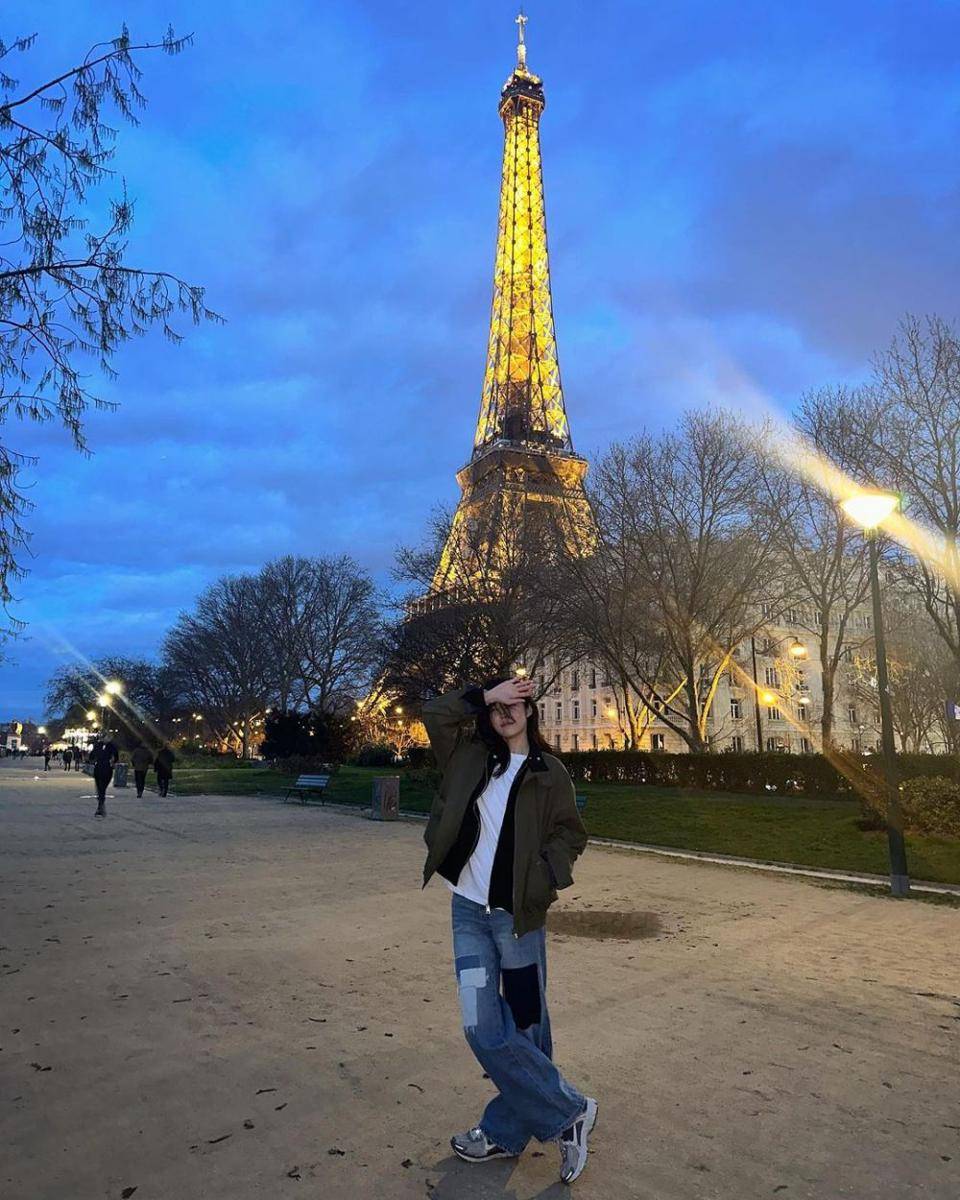 Potret Roh Yoon Seo di Paris (instagram.com/rohyoonseo)