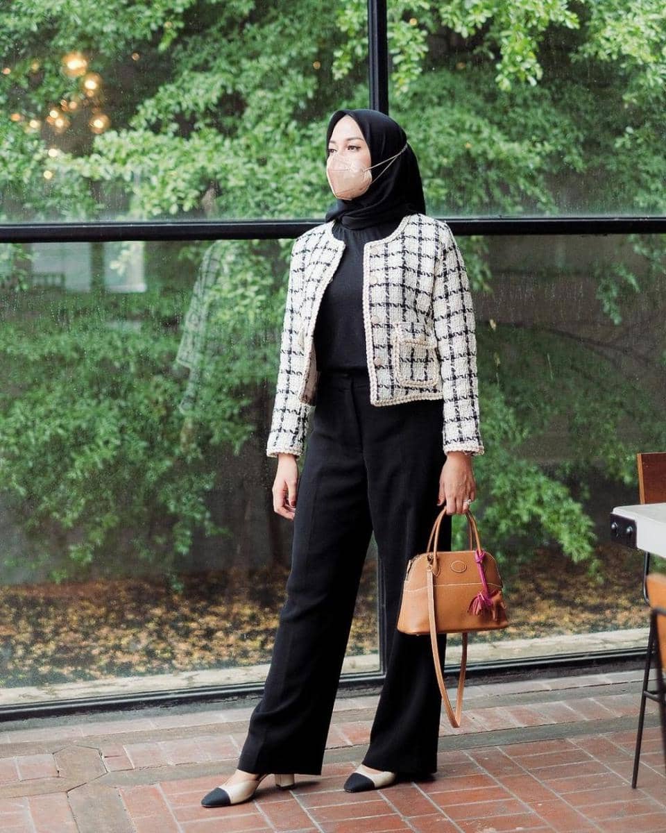 Office look Nina Zatulini (instagram.com/ninazatulini22)