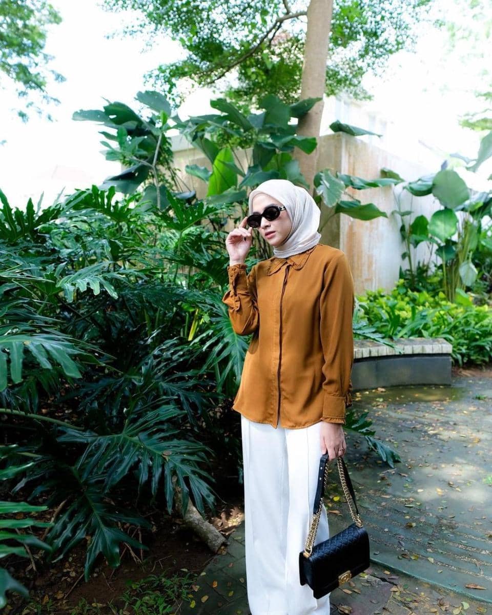 Office look Nina Zatulini (instagram.com/ninazatulini22)