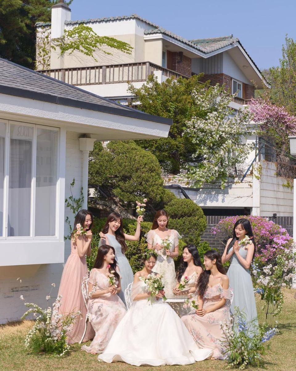 9MUSES dalam foto prewedding Minha (instagram.com/blossomh_)