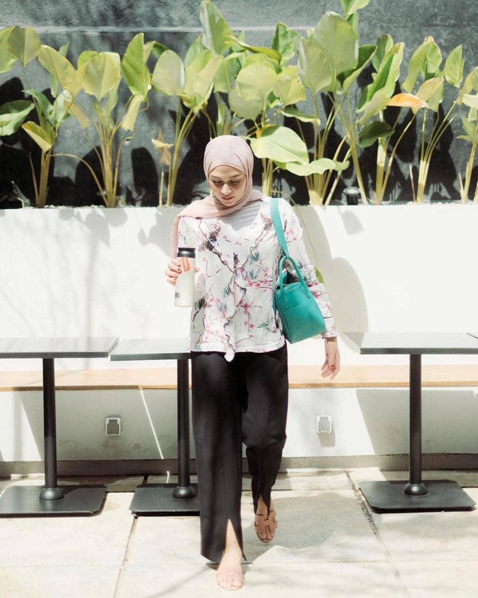 Office look Nina Zatulini (instagram.com/ninazatulini22)