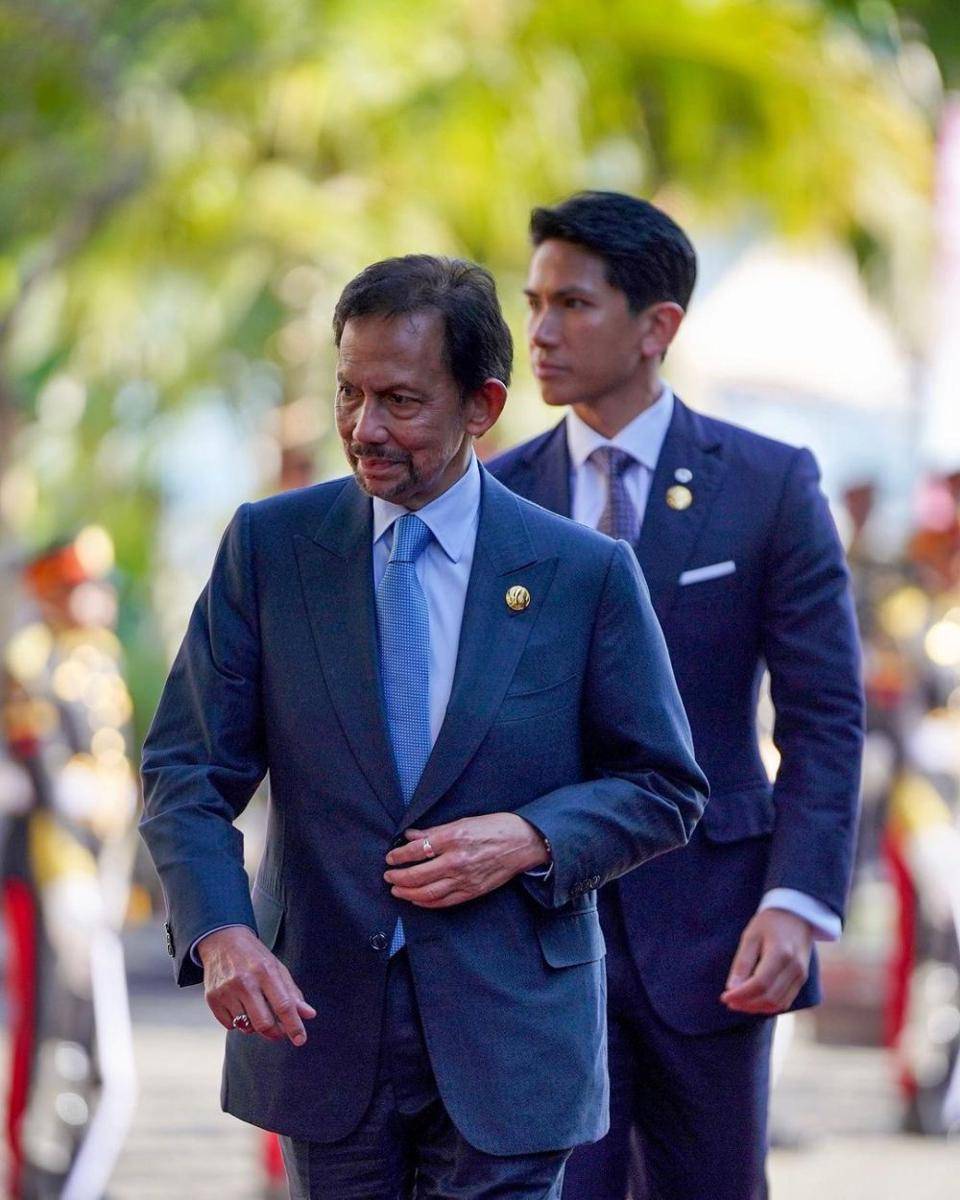 Prince Mateen dan Sultan Hassanal Bolkiah (instagram.com/tmski)
