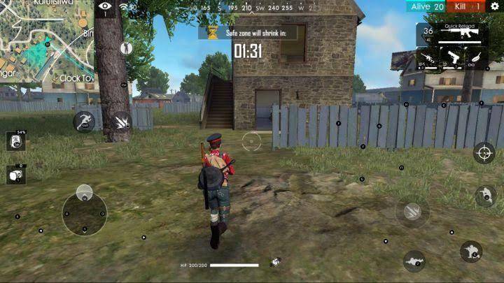 karakter Free Fire berdiri di depan bangunan tanpa pintu (dok. 111dots Studio/Free Fire)