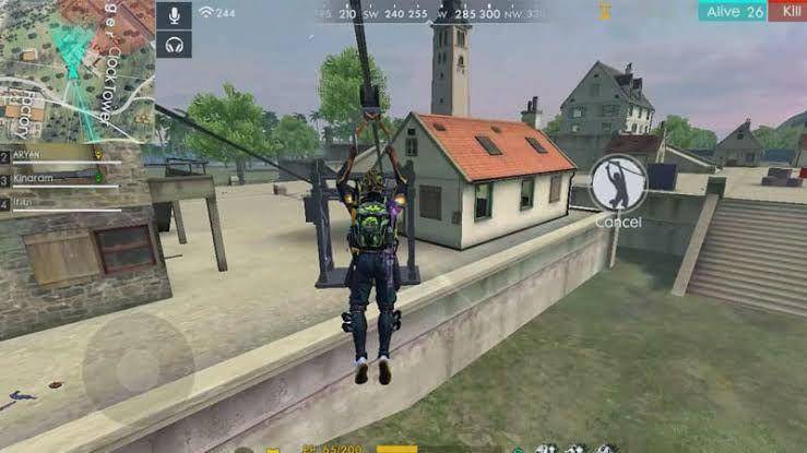 pemain meluncur ke dekat rumah tanpa pintu (dok. 111dots Studio/Free Fire)