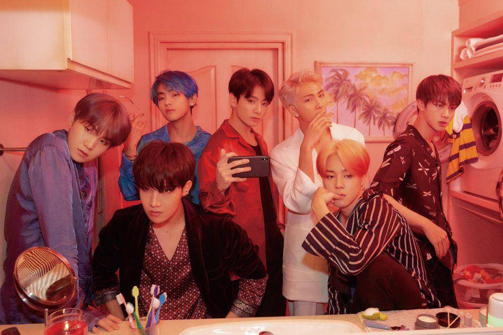 BTS (twitter.com/bighit_music)