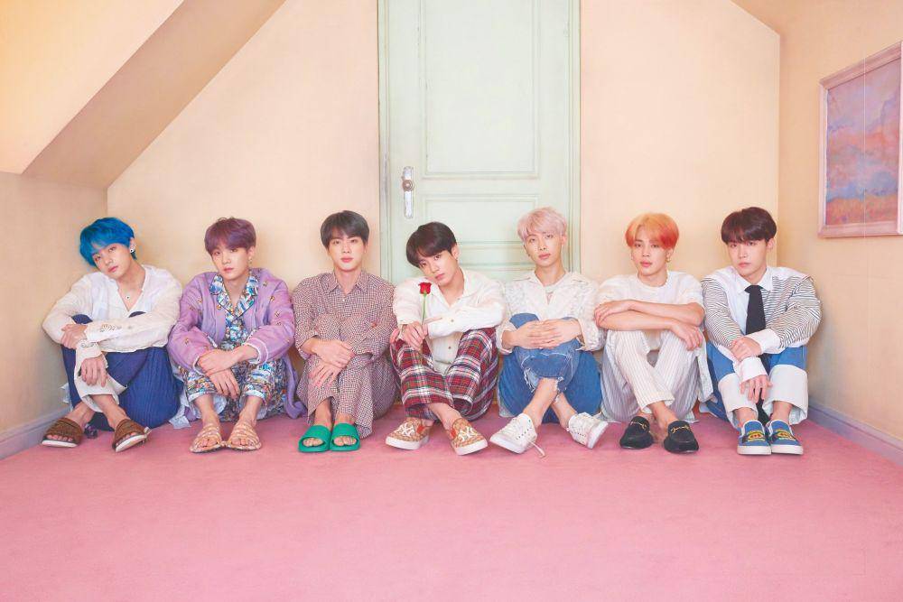 BTS (twitter.com/bighit_music)