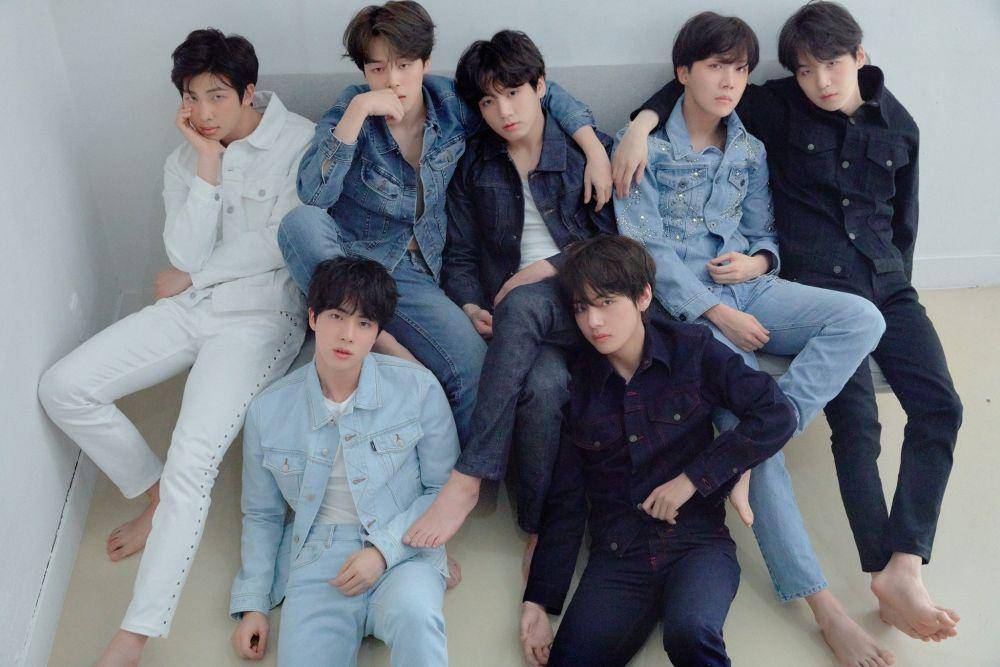 BTS (twitter.com/bighit_music)