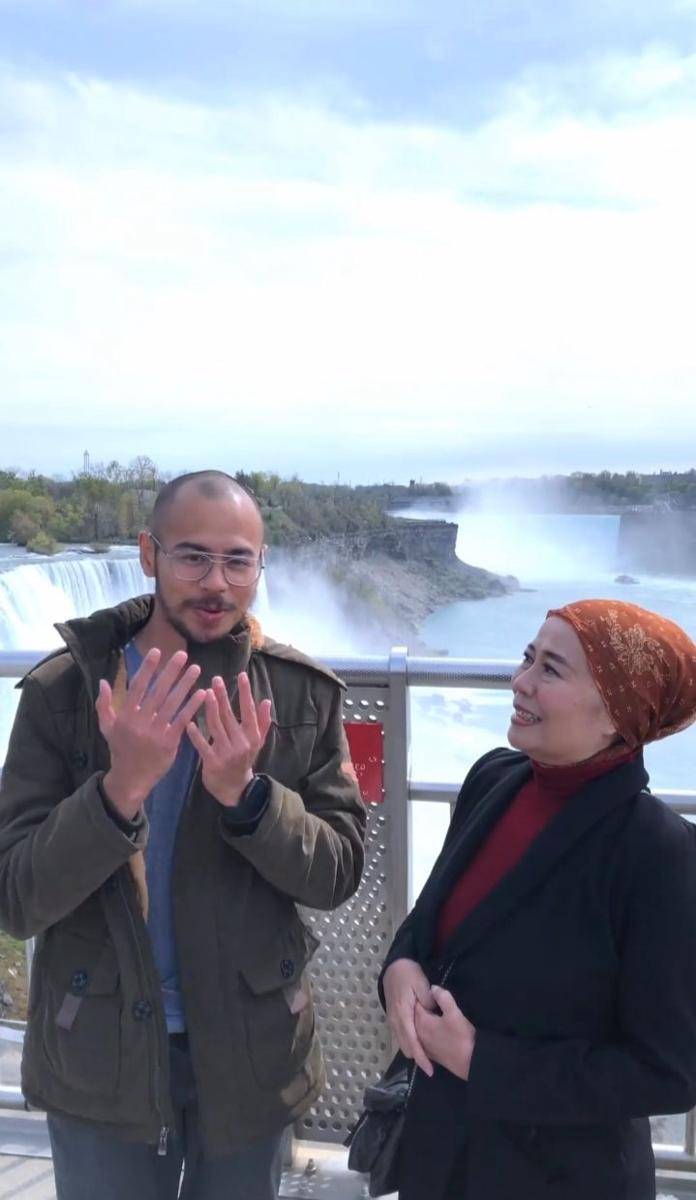 potret Dewi Yull dan Surya Sahetapy di Niagara Falls (instagram.com/dewiyullofficial)