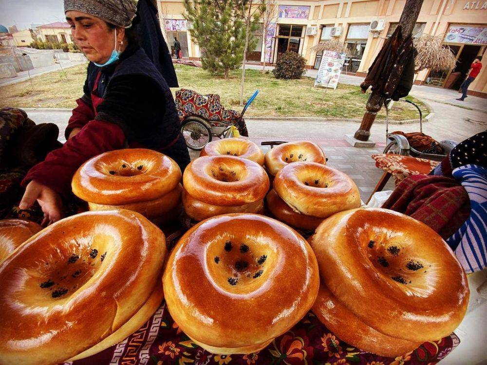 samarkhand bread (instagram.com/mir_corporation)