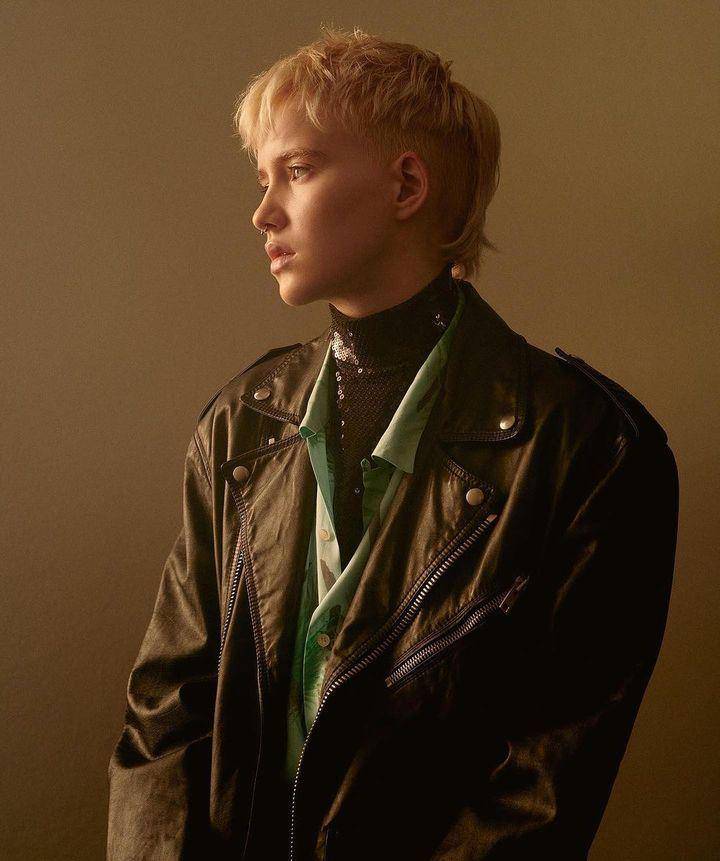 Morgan Davies aktor transgender di Evil Dead Rise (dok. Vogue Australia via Instagram.com/morganlogoff)