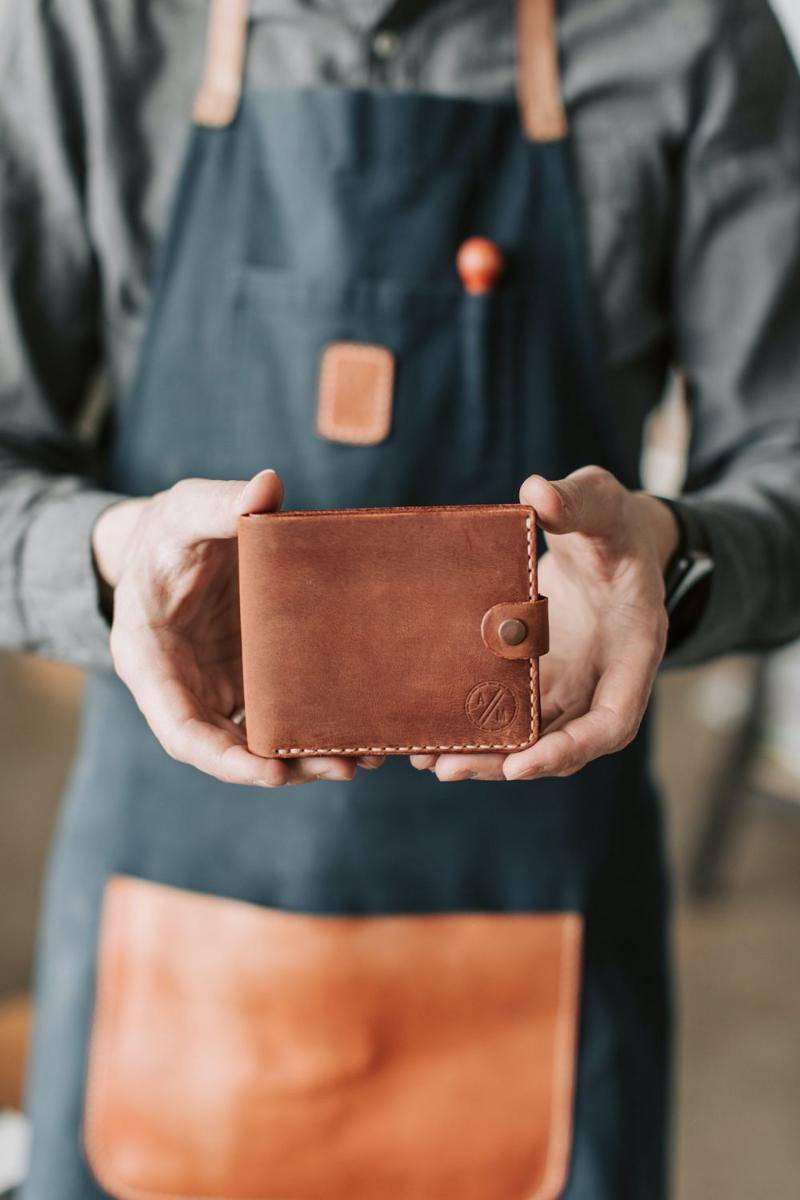 ilustrasi dompet (pexels.com/Vlada Karpovich)