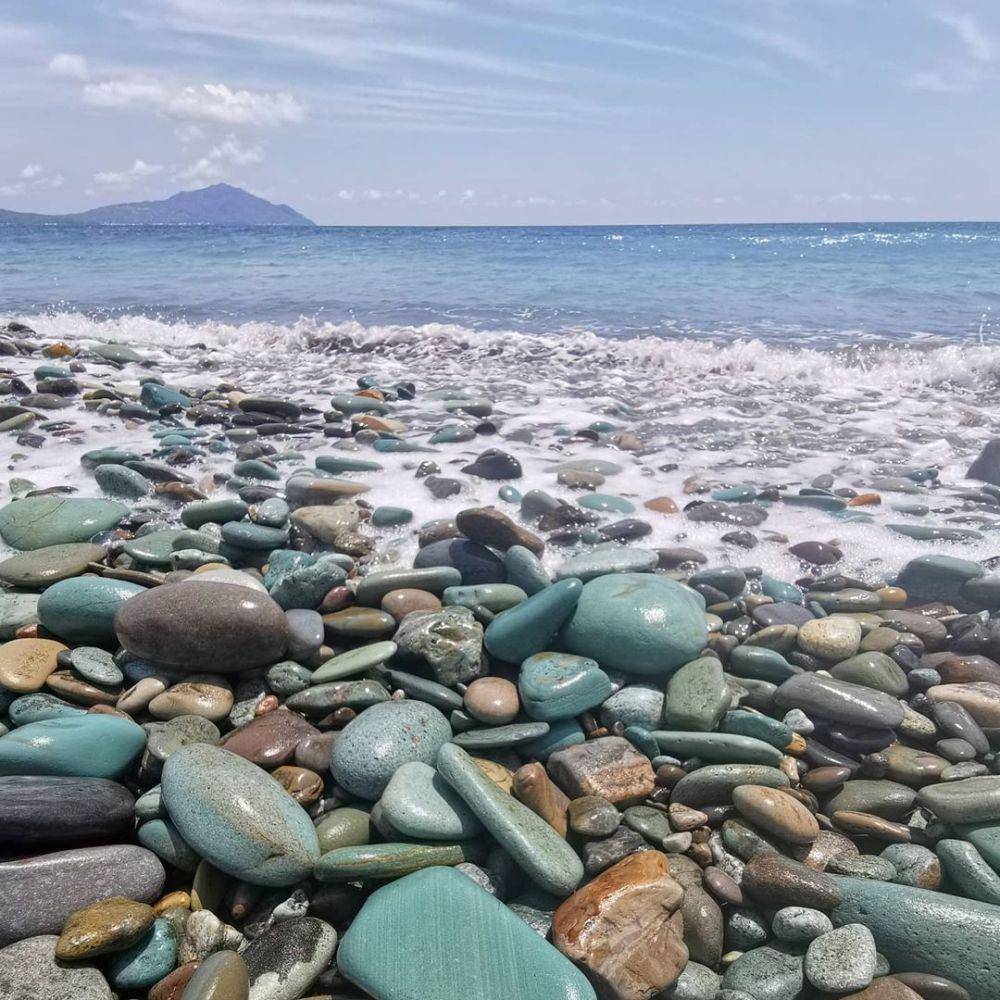Potret Pantai Batu Biru (instagram.com/emiwdrodze)