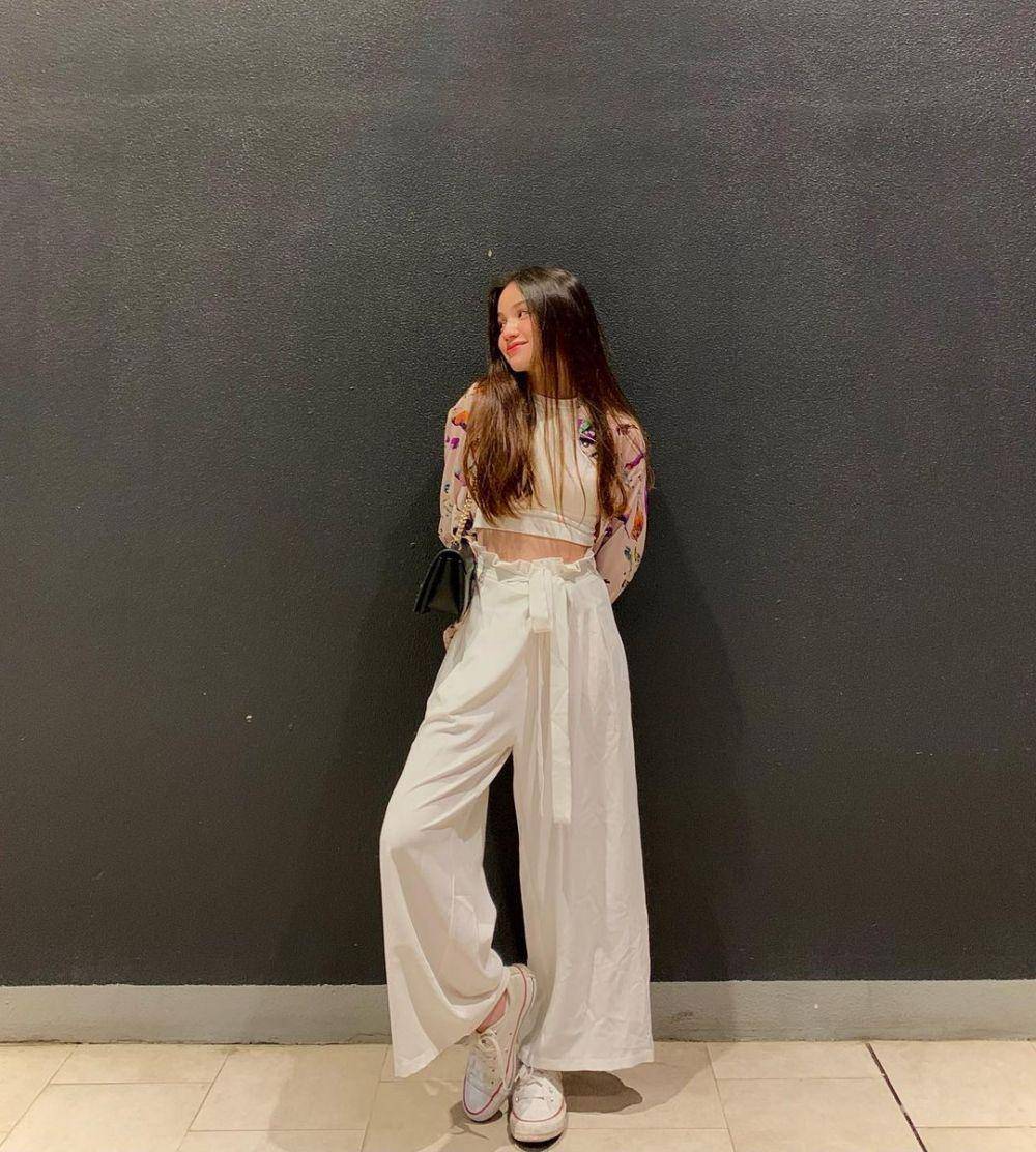 mix and match crop top ala Bella Graceva (instagram.com/bellagap)