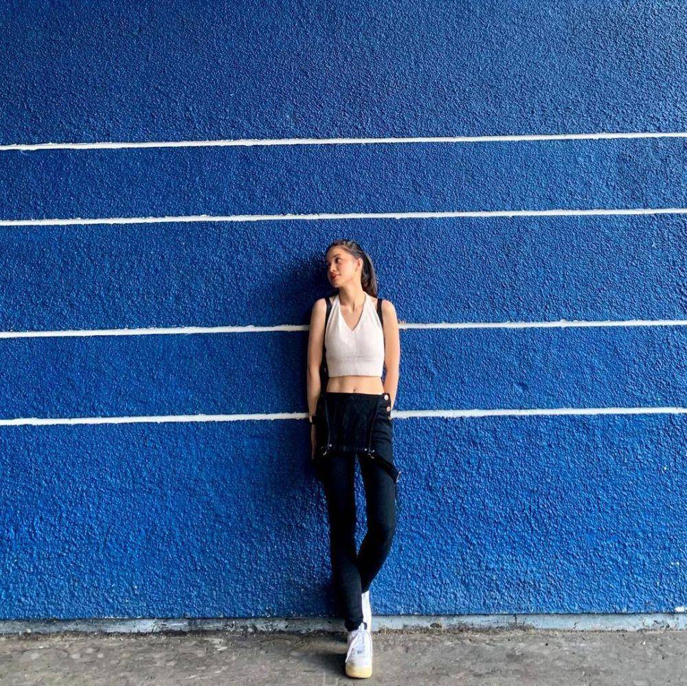 mix and match crop top ala Bella Graceva (instagram.com/bellagap)