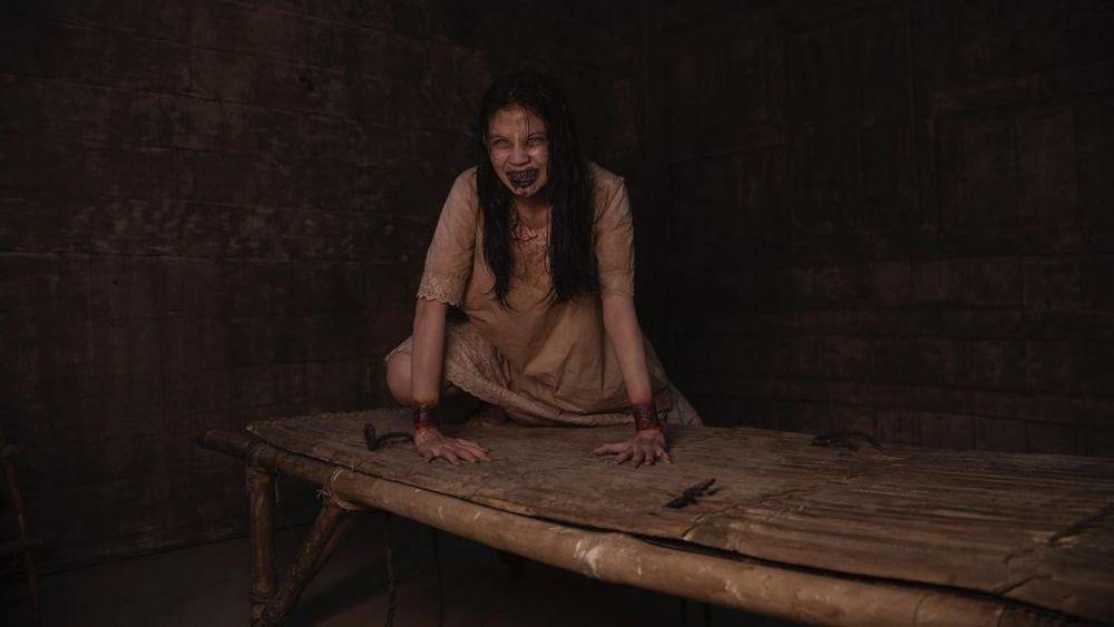 Mitos Santet Janur Ireng, Binasakan Satu Keluarga dalam Film Sewu Dino