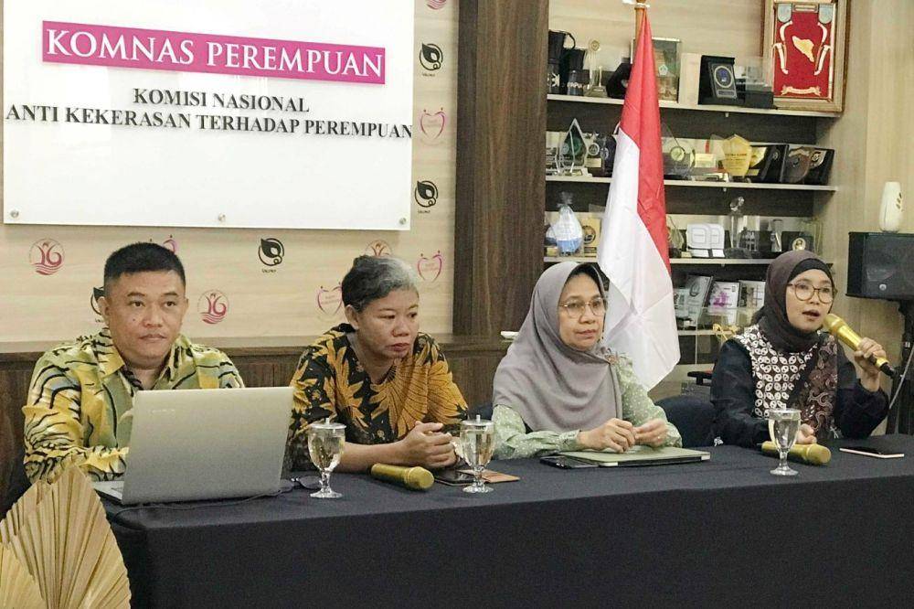 Konferensi Pers “Tanggapan Komnas Perempuan terhadap PKPU No.10 tahun 2023 khususnya terkait Pemenuhan Kuota 30% Perempuan dan Larangan Pelaku Kekerasan Seksual Sebagai Calon Legislatif” Jumat (12/5/2023). (dok. Komnas Perempuan)