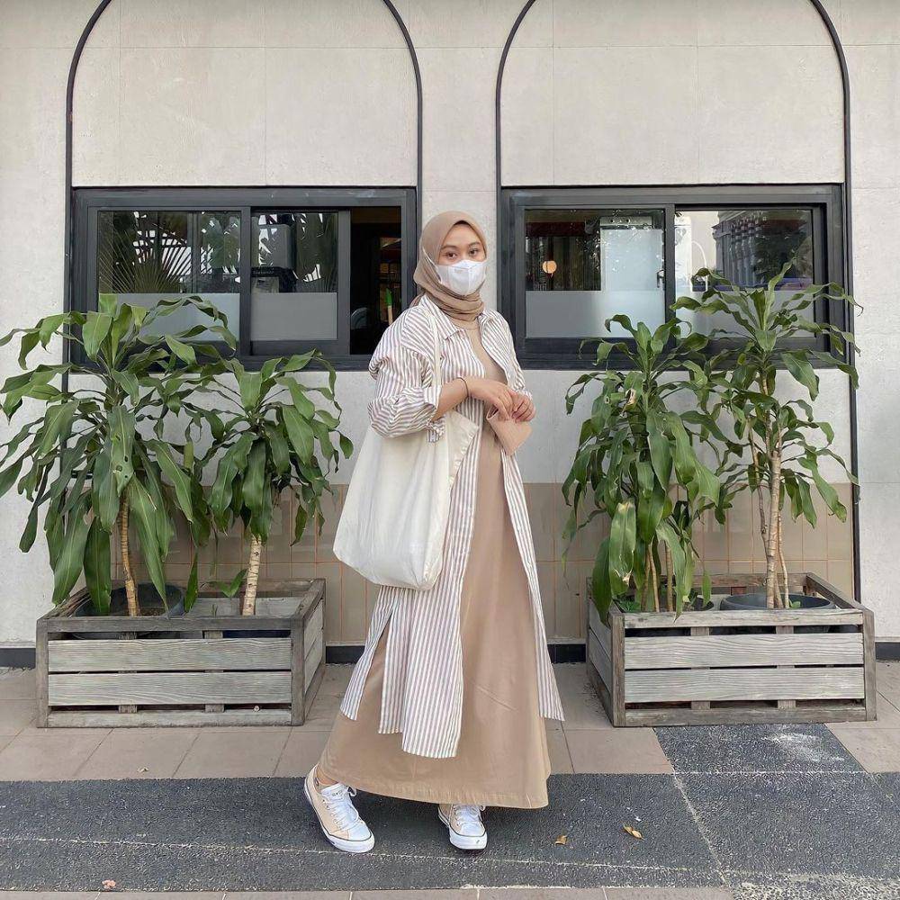 referensi outfit dress selebgram Adzara Afifah (instagram.com/adzraafifah)