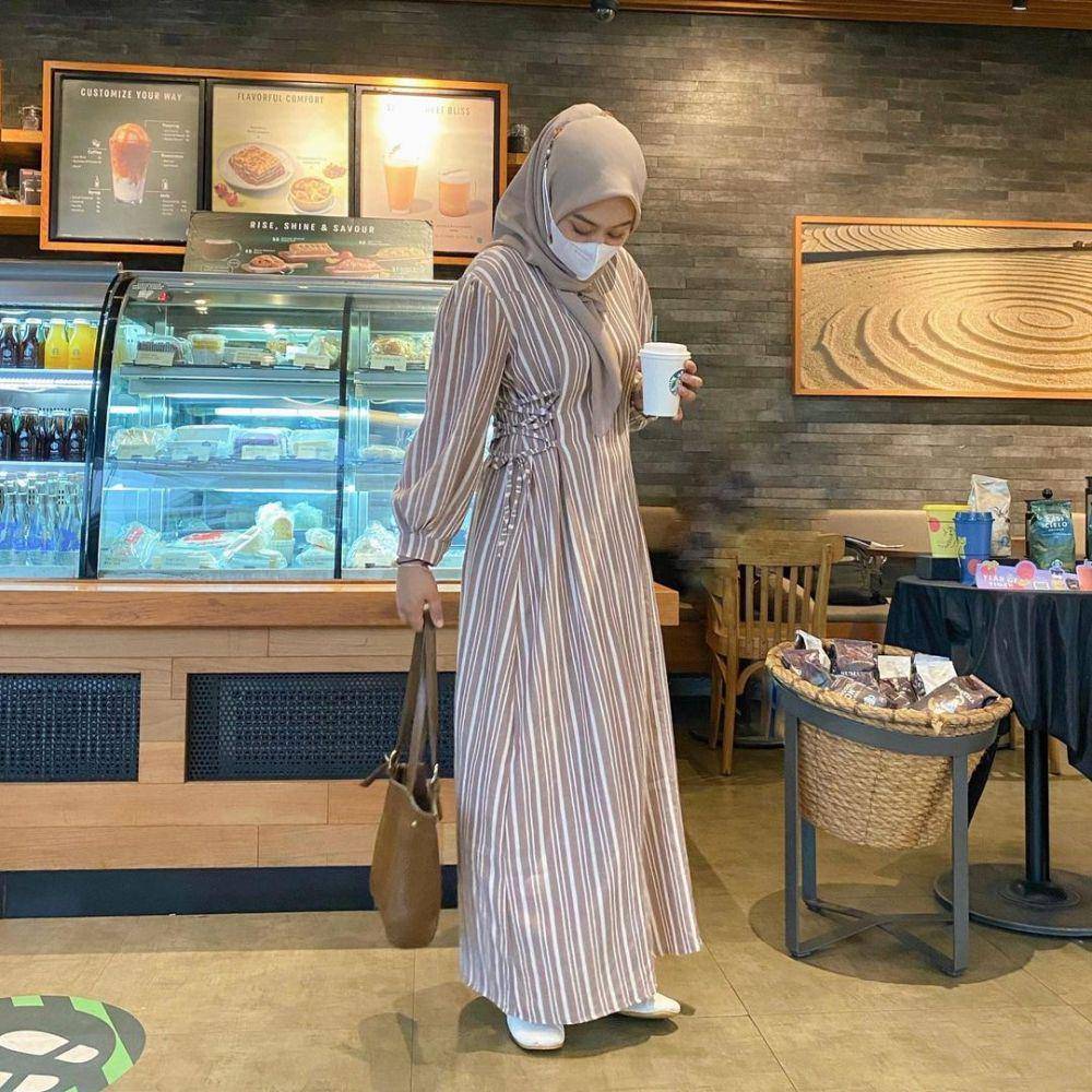 referensi outfit dress selebgram Adzara Afifah (instagram.com/adzraafifah)