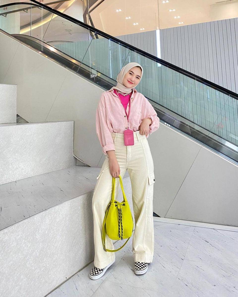 inspirasi OOTD cewek kue ala Intan Ghazella (instagram.com/intanghazll_)