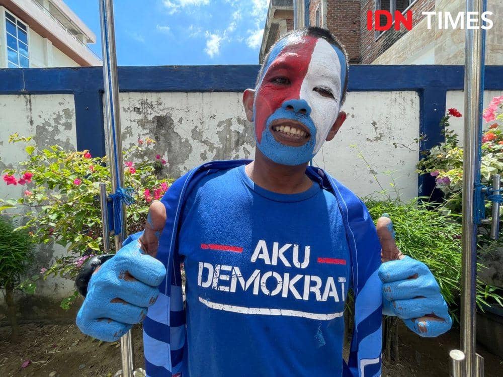 Rombongan DPD Partai Demokrat Provinsi Aceh ketika mendaftarkan bacaleg ke KIP Aceh. (Dokumentasi Iskandar untuk IDN Times)