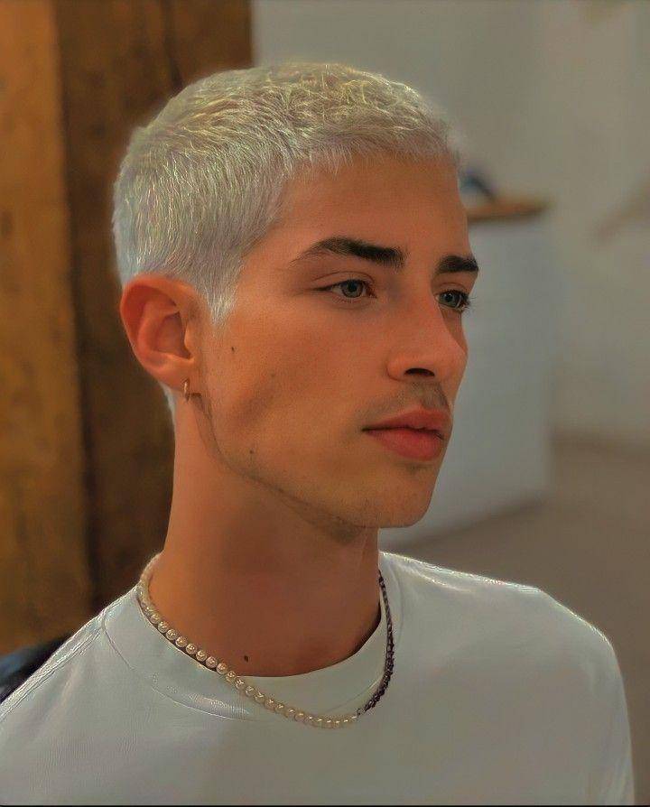 Model rambut paquito, Buzz cut bold colour (pinterest.com)
