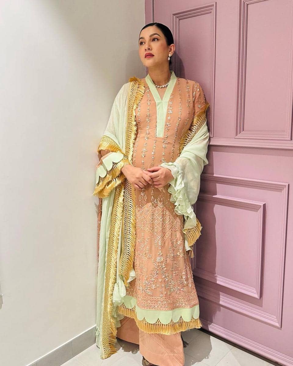 Gauahar Khan (instagram.com/gauaharkhan)