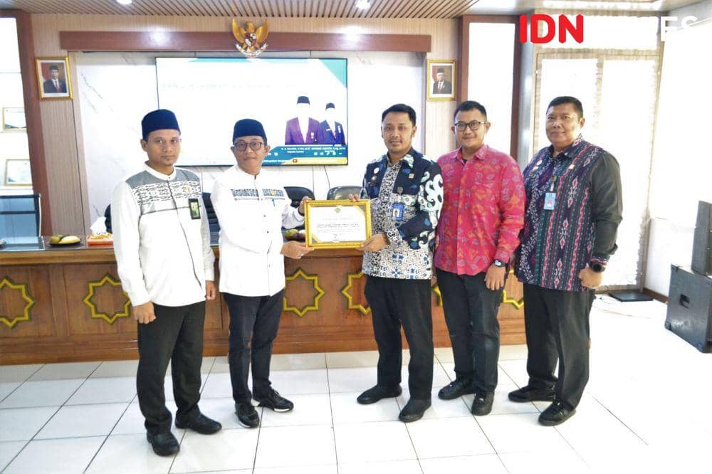 Layani Jemaah Haji, Imigrasi Tangerang Dapat Penghargaan dari Kemenag
