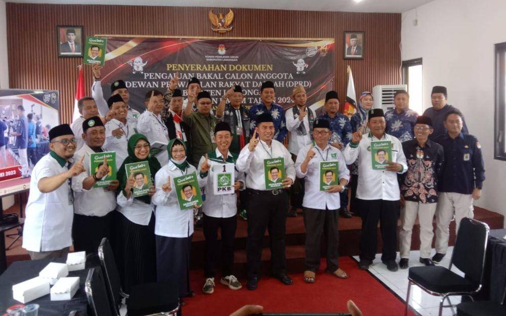Partai PKB Lamongan saat mendaftar ke KPU. IDN Times/Imron