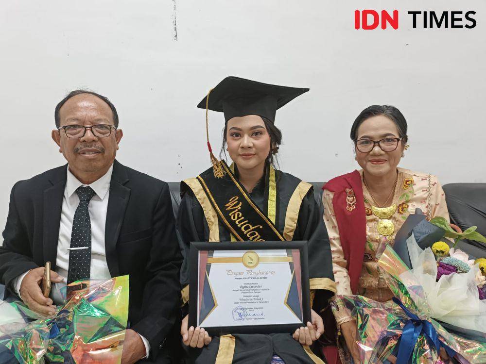 Regina Liviandari (21), mahasiswa lulusan Wisudawan Terbaik 1 ITERA. (IDN Times/Tama Yudha Wiguna).