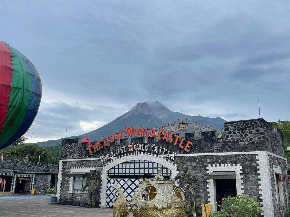 The Lost World Castle (instagram.com/thelostworldcastle)