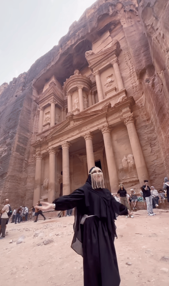 potret liburan Umi Kalsum ke Yordania (instagram.com/mom_ayting92_)