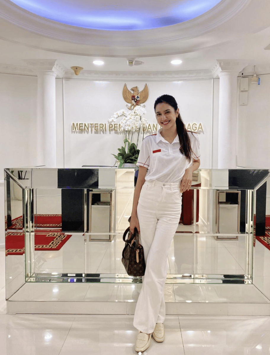 momen Mikha Tambayong bertugas untuk Kemenpora (instagram.com/miktambayong)