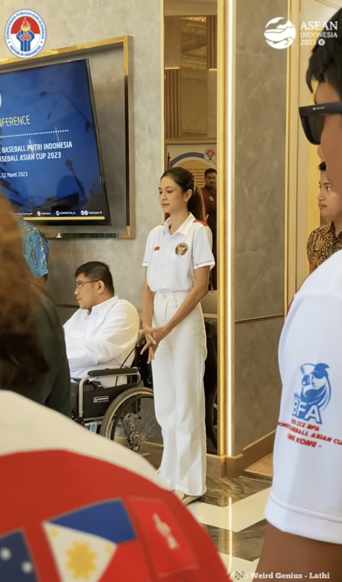 momen Mikha Tambayong bertugas untuk Kemenpora (instagram.com/miktambayong)