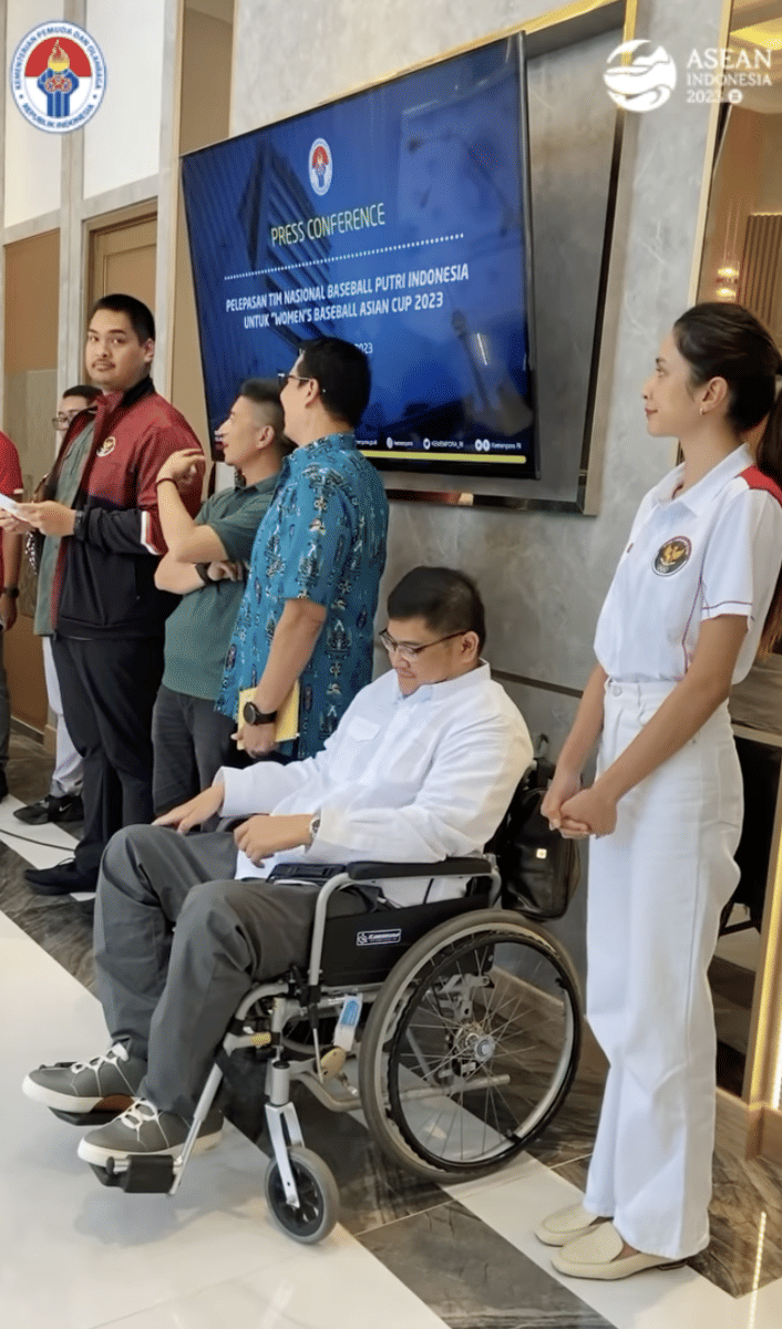 momen Mikha Tambayong bertugas untuk Kemenpora (instagram.com/kemenpora)