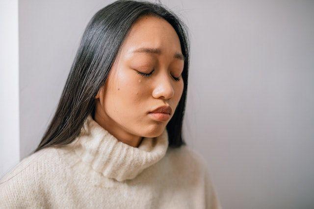 ilustrasi perempuan sedih (pexels.com/Alena Darmel)