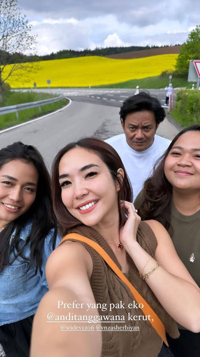 potret Gisel di Swiss bareng tim Madame Gie (instagram.com/gisel_la)