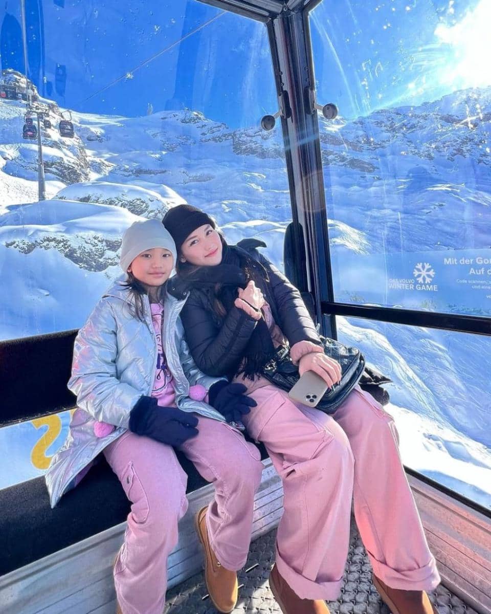 potret Ayu Ting Ting dan buah hati (instagram.com/ayutingting92)