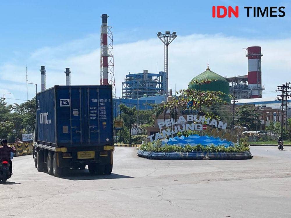Pengusaha Truk Semarang Keluhkan Jalan Akses ke Pelabuhan Tanjung Emas