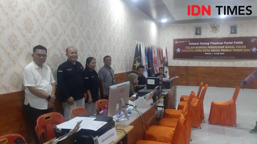Penerimaan pendaftaran bakal calon legislatif (Bacaleg) di KPU Kota Binjai (IDN Times/ Bambang Suhandoko)
