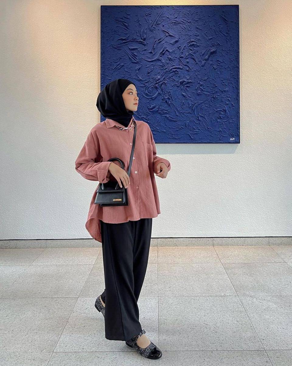 ide outfit kemeja ala Meirani Amalia Putri (instagram.com/meiraniap)
