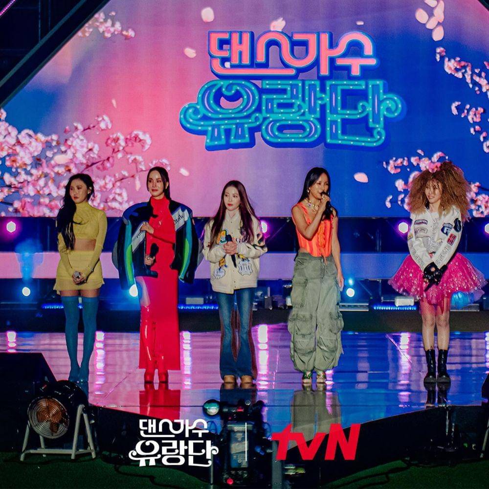 cuplikan variety show Dancing Queens on the Road (instagram.com/dancingurangdan)